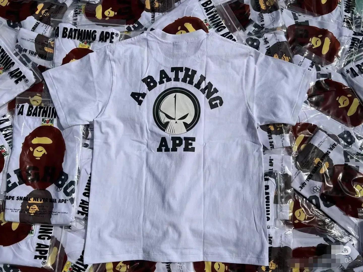 P110 001039 A BATHING APE BAPE x NBHD joint model SS23 American retro logo letter printing loose round neck short-sleeved T-shirt, same style for men and women, size smlxlxxl, black and white