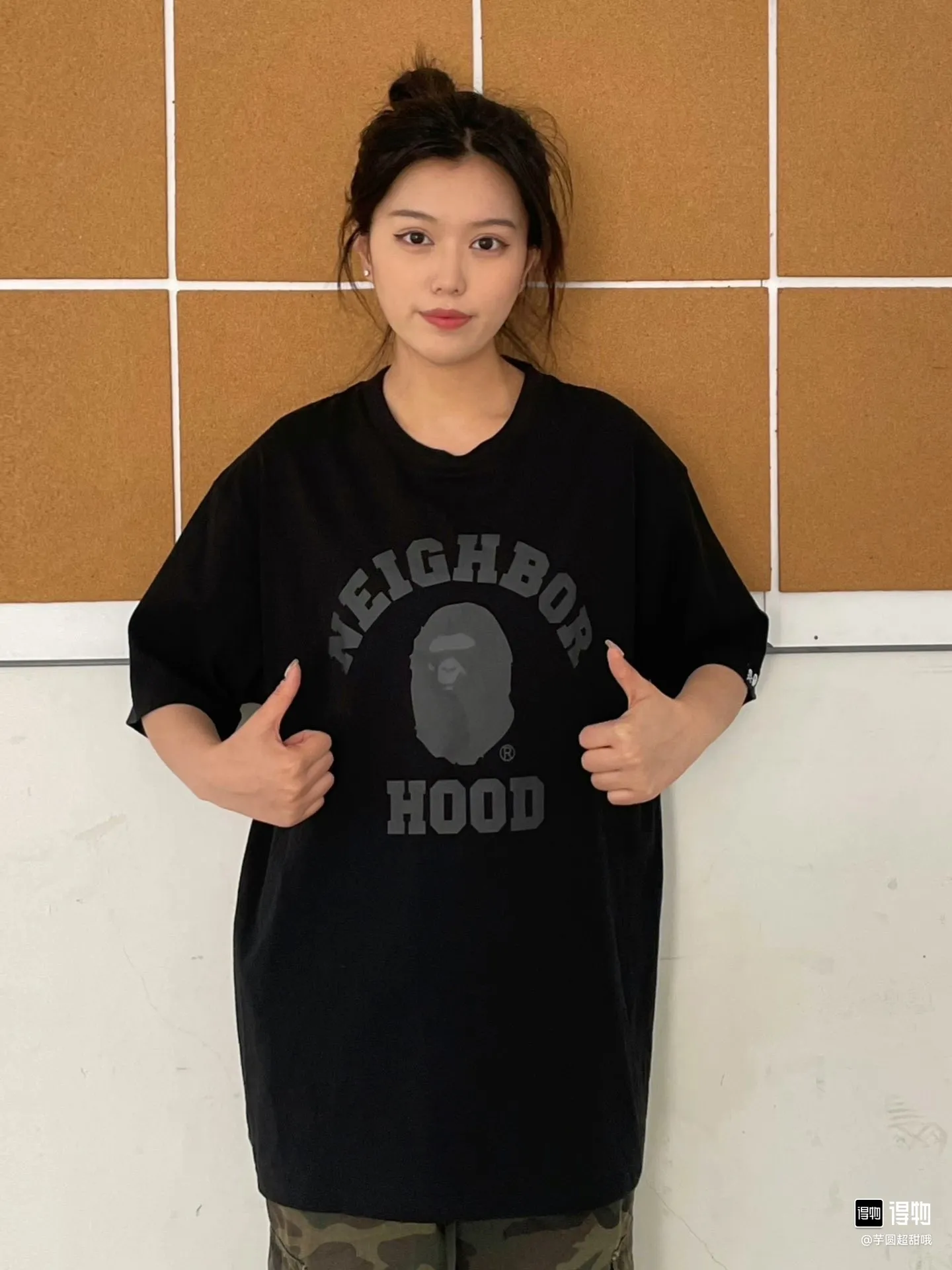 P110 001039 A BATHING APE BAPE x NBHD joint model SS23 American retro logo letter printing loose round neck short-sleeved T-shirt, same style for men and women, size smlxlxxl, black and white