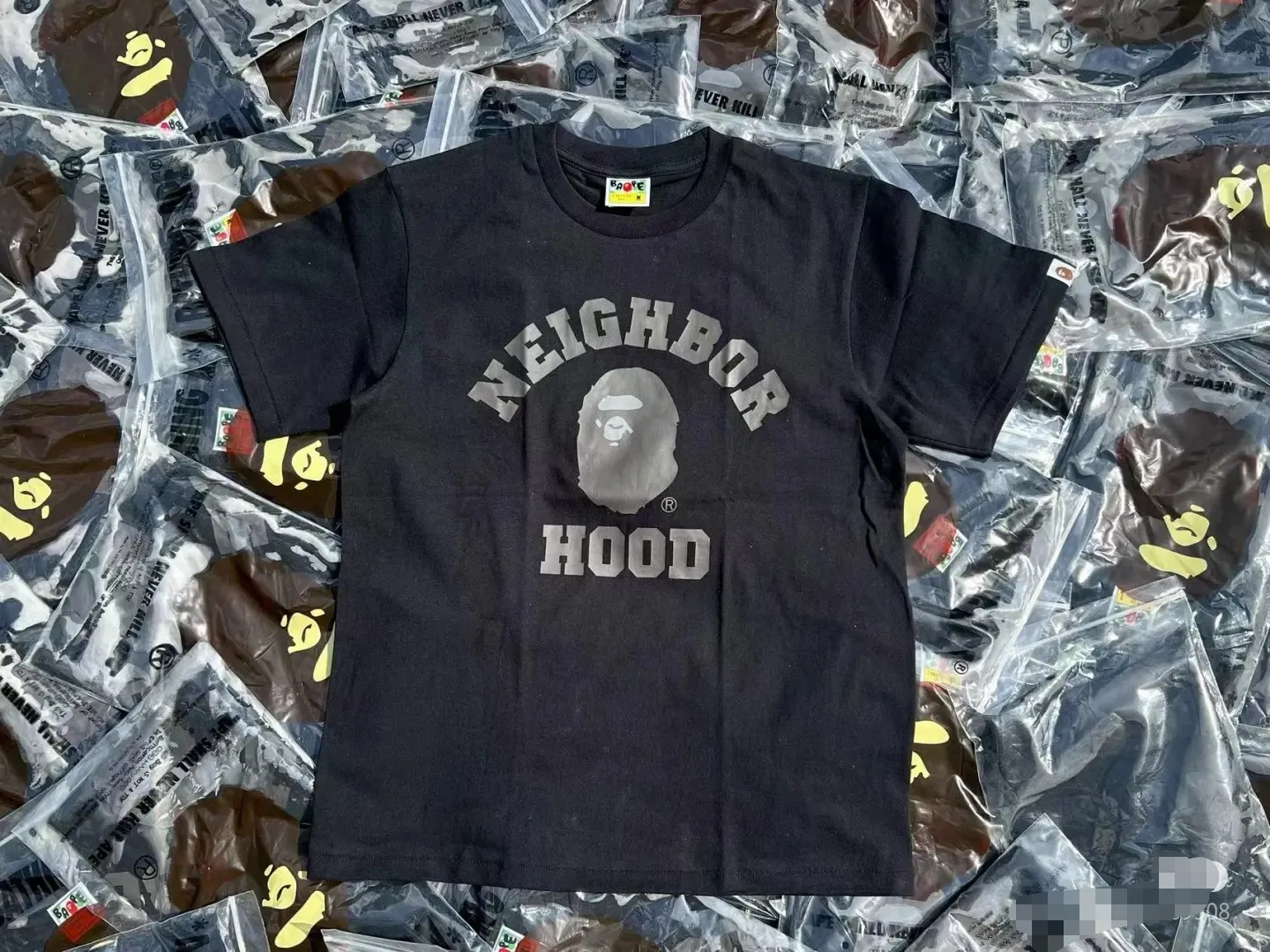 P110 001039 A BATHING APE BAPE x NBHD joint model SS23 American retro logo letter printing loose round neck short-sleeved T-shirt, same style for men and women, size smlxlxxl, black and white