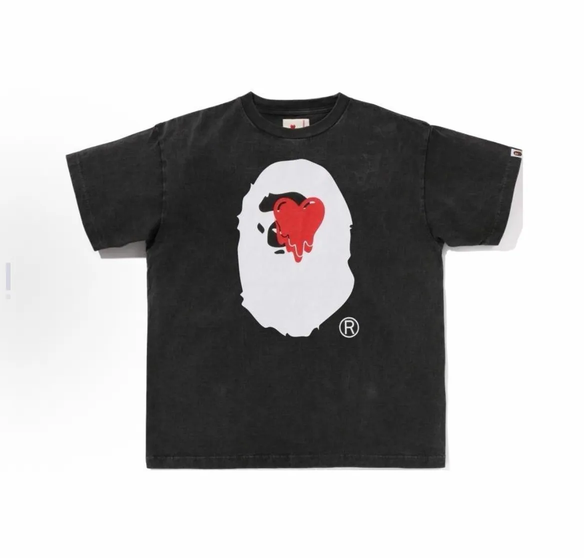 P110 001061 BAPE x Emotionally Unavailable joint model SS25 heart-shaped ape pattern letter printed cuff logo short-sleeved T-shirt, same style for men and women, size smlxlxxl, black and white