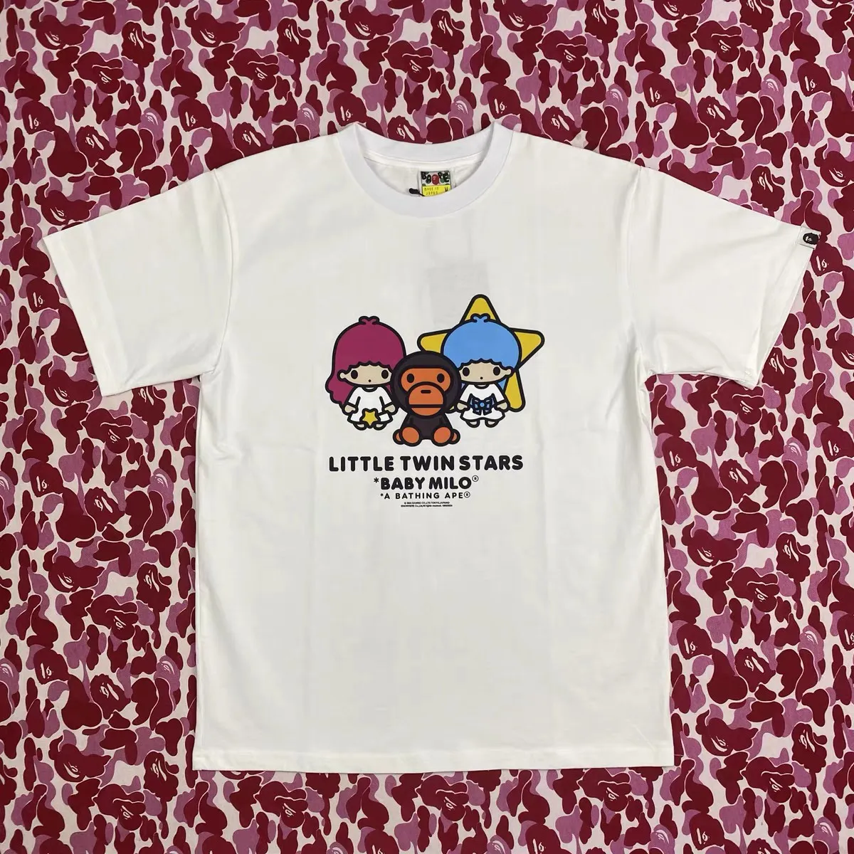 P110 00130 BAPE x Sanrio/Sanrio joint model FW24 LITTLE TWIN STARS twin star pattern printed logo round neck short-sleeved T-shirt, same style for men and women, size smlxlxxl, white