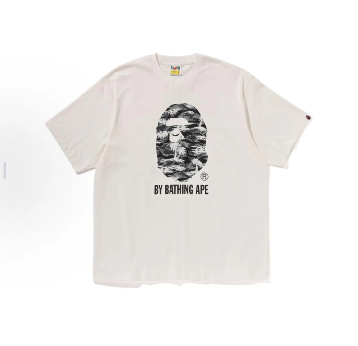 P110 001126 BAPE SS25 palm tree camouflage ape short-sleeved T-shirt, same style for men and women, size smlxlxxl, black and white