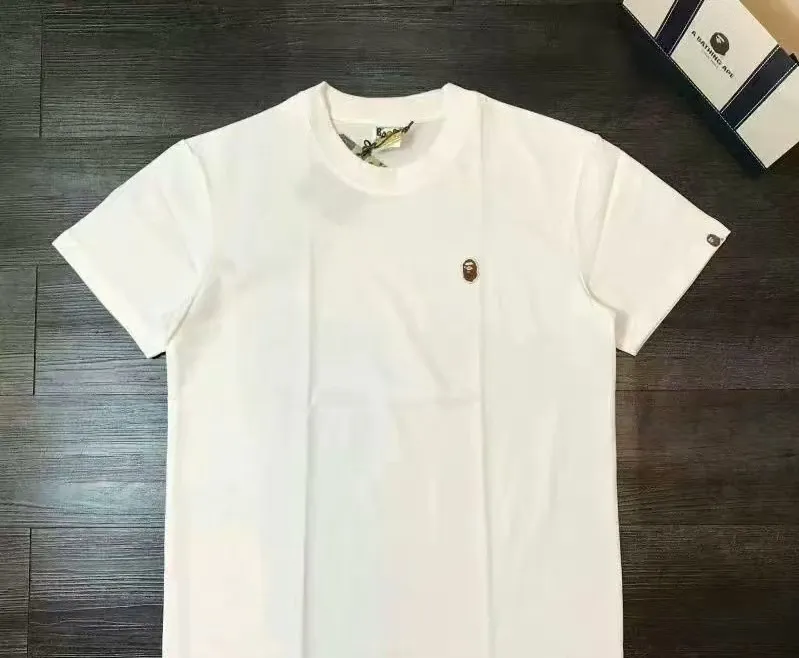 P110 001027 A BATHING APE Bape ape head series BAPE APE Head One Point Tee little ape logo short-sleeved T-shirt, same style for men and women, code number smlxlxxl, black and white