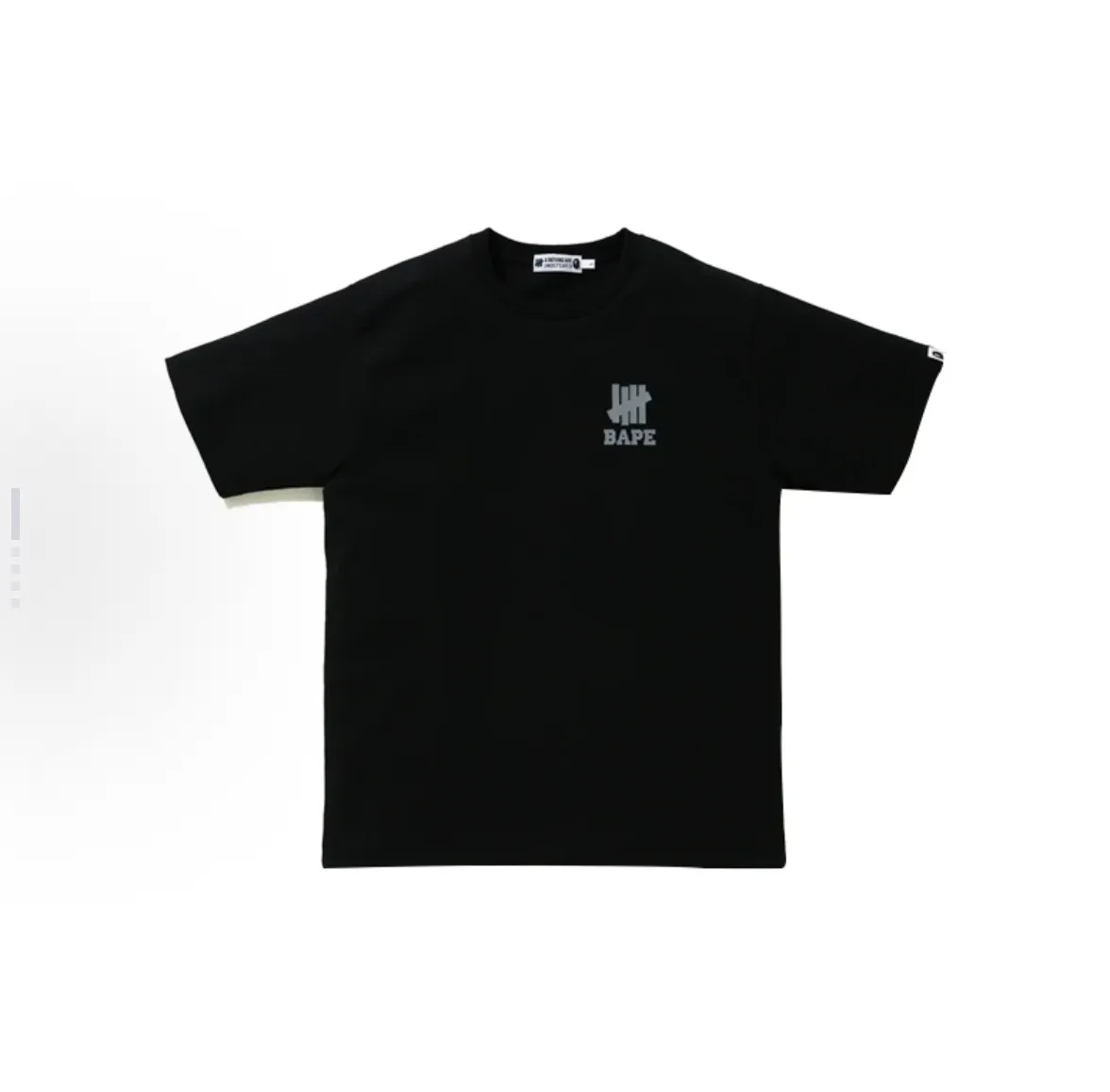P110 001010 A BATHING APE x UNDEFEATED joint model Bape ape head short-sleeved T-shirt, same style for men and women, size smlxlxxl, black and white