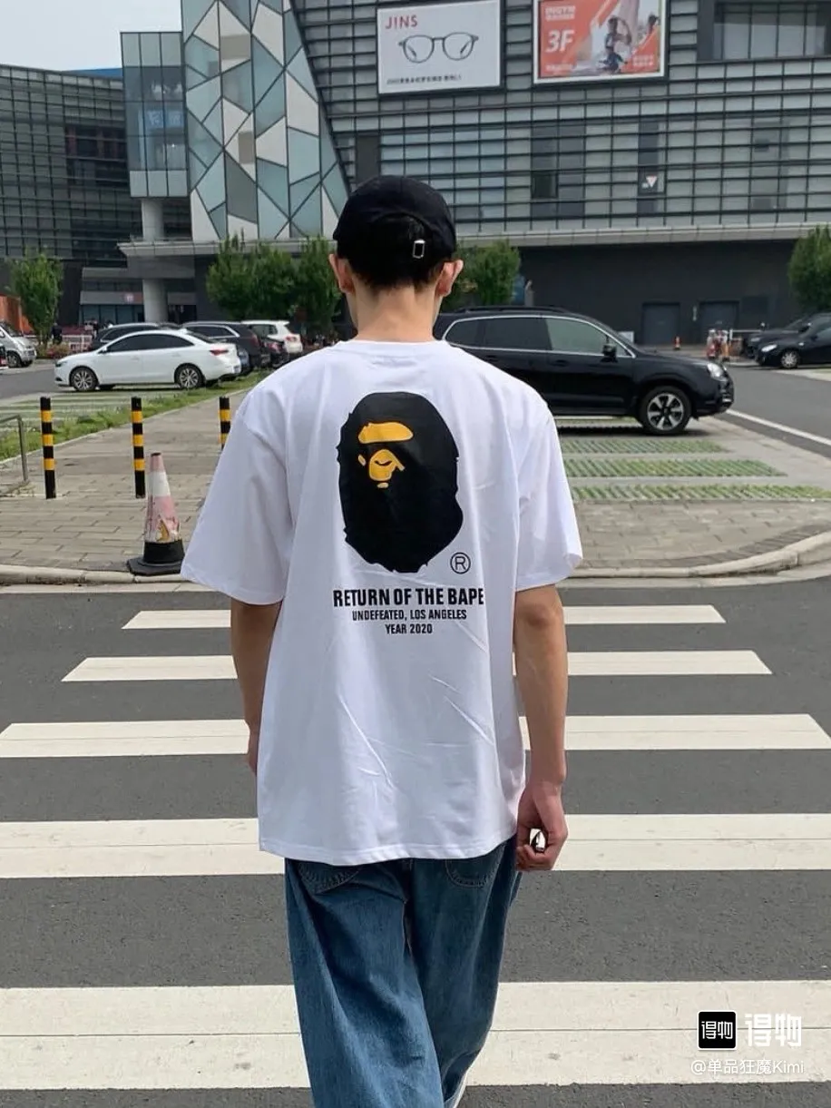P110 001010 A BATHING APE x UNDEFEATED joint model Bape ape head short-sleeved T-shirt, same style for men and women, size smlxlxxl, black and white