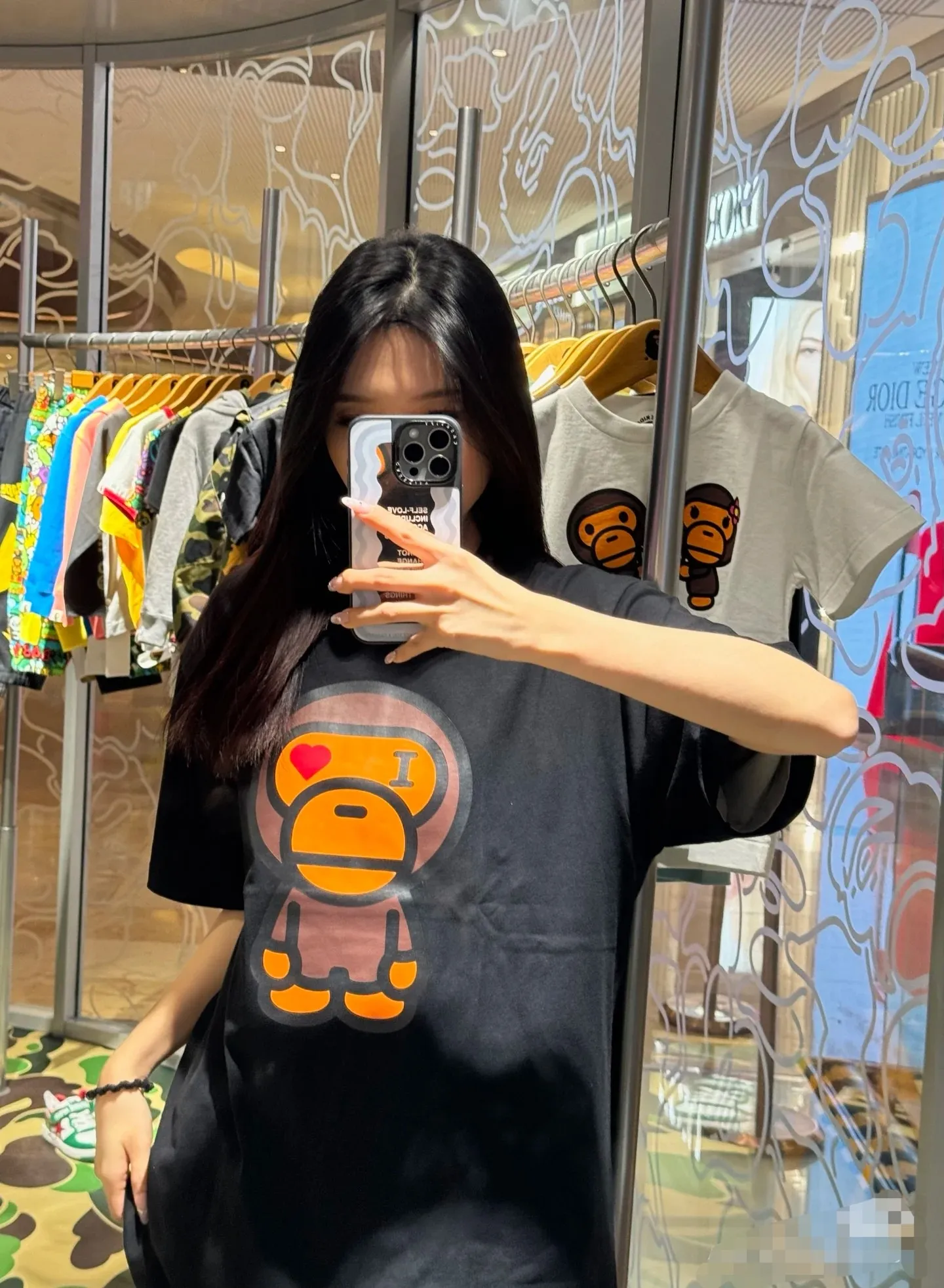 P110 00199 BAPE SS25 Valentine's Day series, heart-shaped eyes monkey round neck short-sleeved T-shirt, same style for men and women, size smlxlxxl, black and white