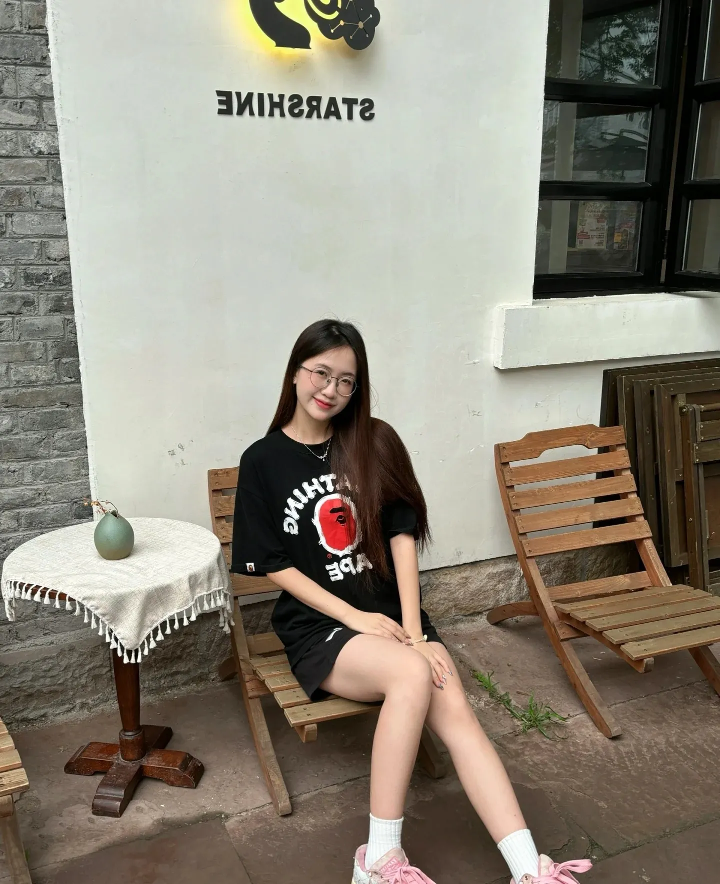 P110 001067 BAPE contrasting ape letter print round neck short-sleeved T-shirt, same style for men and women, size smlxlxxl, black and white