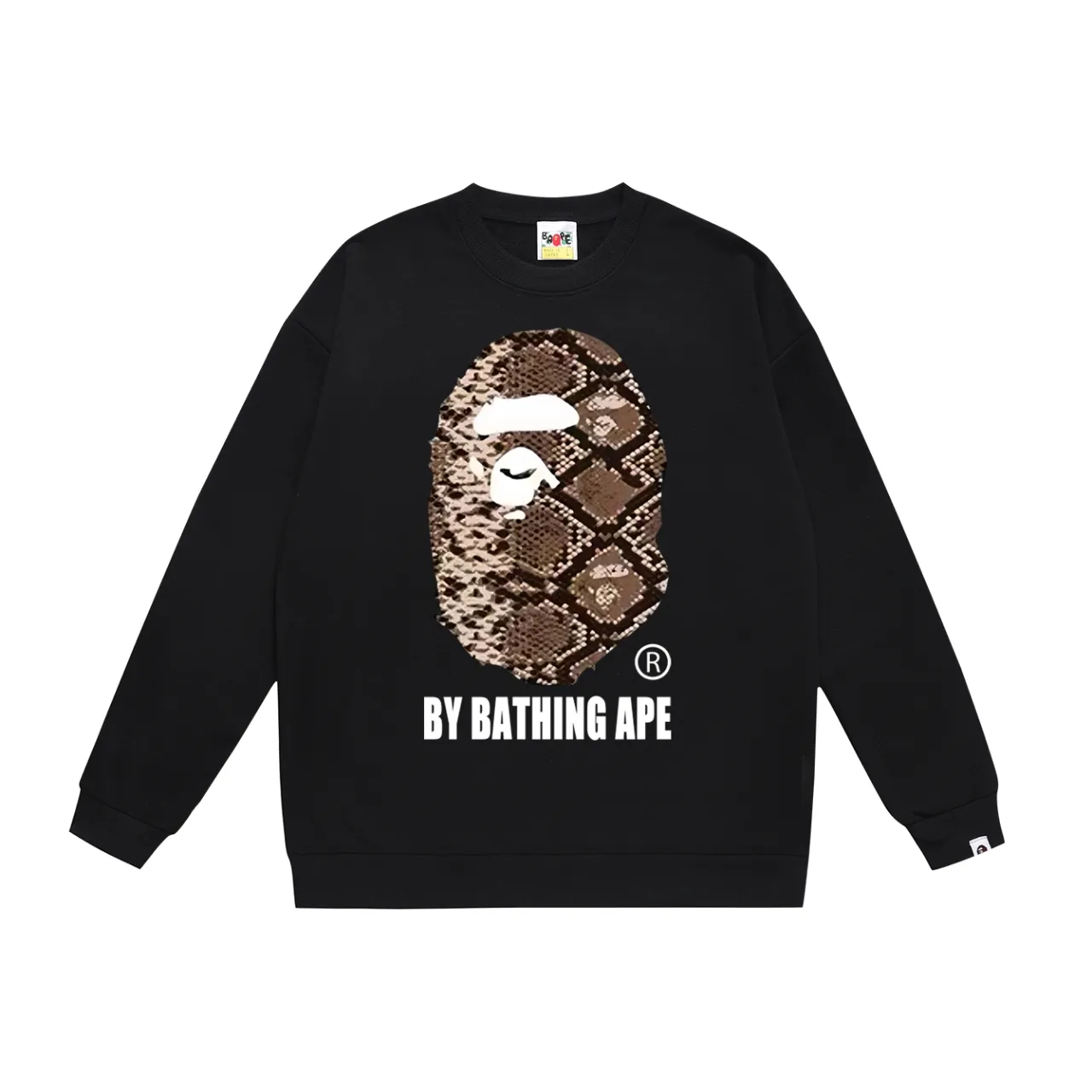 P150 model number SC471# Terry 75 plus velvet 80 (top version) BAPE great ape letter print classic python pattern round neck sweatshirt Made of 350g large terry (drop shoulder large version) fabric, soft texture and no pilling Imported environmentally friendly printing glue The pattern is bright and three-dimensional Quality 💥Same style for men and women The upper body is trendy Color: black white gray Size: S M L XL XXL