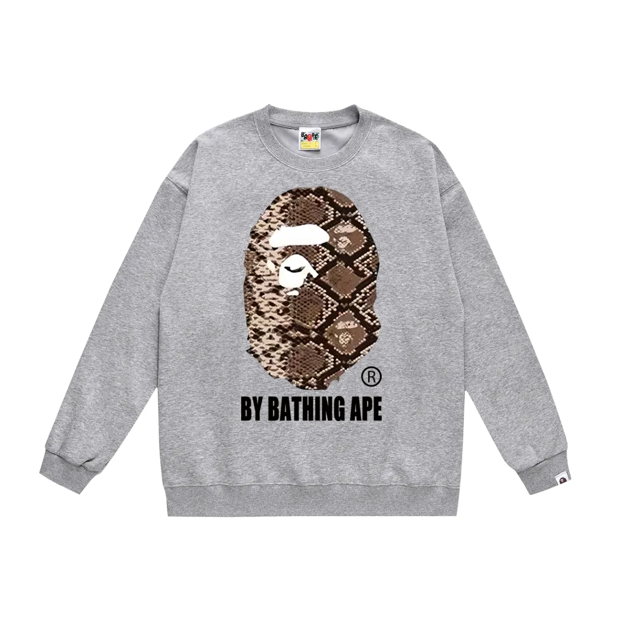 P150 model number SC471# Terry 75 plus velvet 80 (top version) BAPE great ape letter print classic python pattern round neck sweatshirt Made of 350g large terry (drop shoulder large version) fabric, soft texture and no pilling Imported environmentally friendly printing glue The pattern is bright and three-dimensional Quality 💥Same style for men and women The upper body is trendy Color: black white gray Size: S M L XL XXL