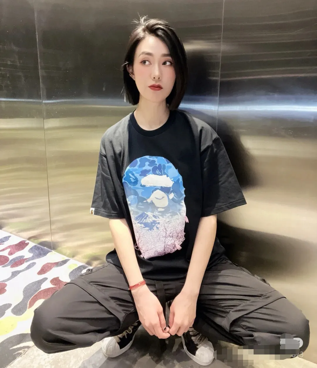 P110 00123 A BATHING APE BAPE SS23 SAKURA cherry blossom series cherry blossom print round neck loose short-sleeved T-shirt, same style for men and women, size smlxlxxl, black and white