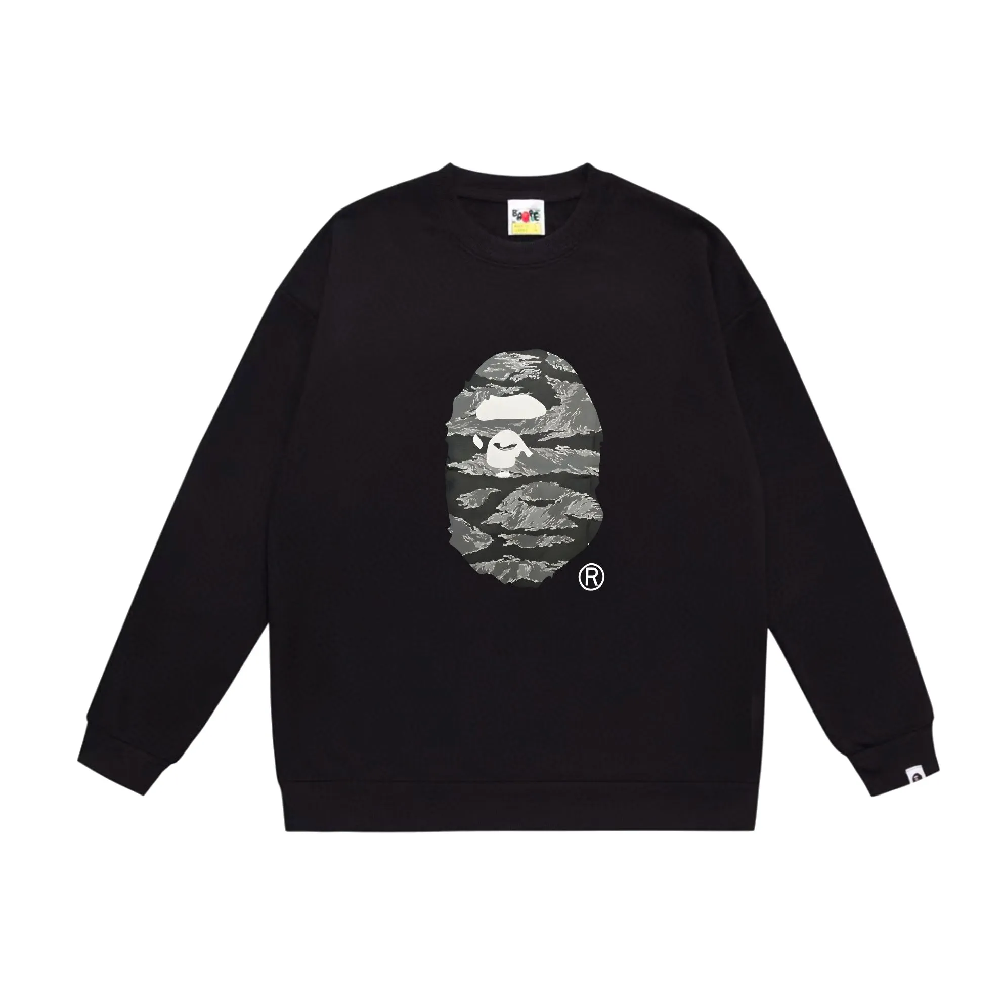 P170 model number SC553# terry 80 plus velvet 75 (top version) BAPE tiger stripe camouflage letters ape head print pattern round neck sweatshirt Made of 350g large terry (drop shoulder large version) fabric, soft texture and no pilling Imported environmentally friendly printing glue The pattern is bright and three-dimensional Quality 💥Same style for men and women The upper body is trendy Color: black white gray Size: S M L XL XXL