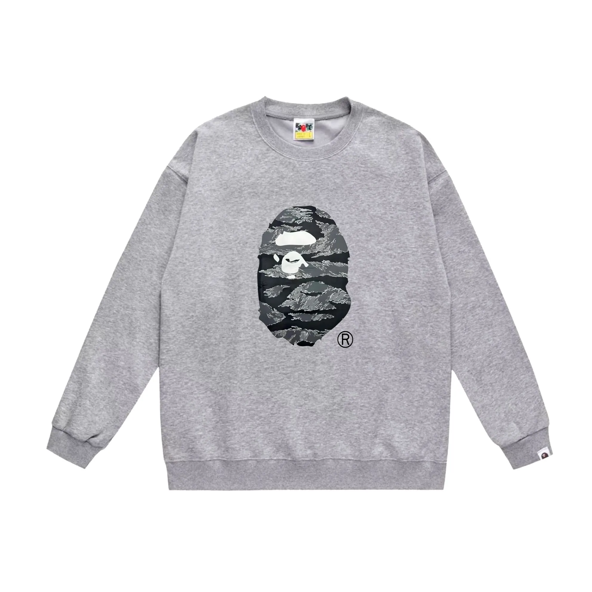 P170 model number SC553# terry 80 plus velvet 75 (top version) BAPE tiger stripe camouflage letters ape head print pattern round neck sweatshirt Made of 350g large terry (drop shoulder large version) fabric, soft texture and no pilling Imported environmentally friendly printing glue The pattern is bright and three-dimensional Quality 💥Same style for men and women The upper body is trendy Color: black white gray Size: S M L XL XXL