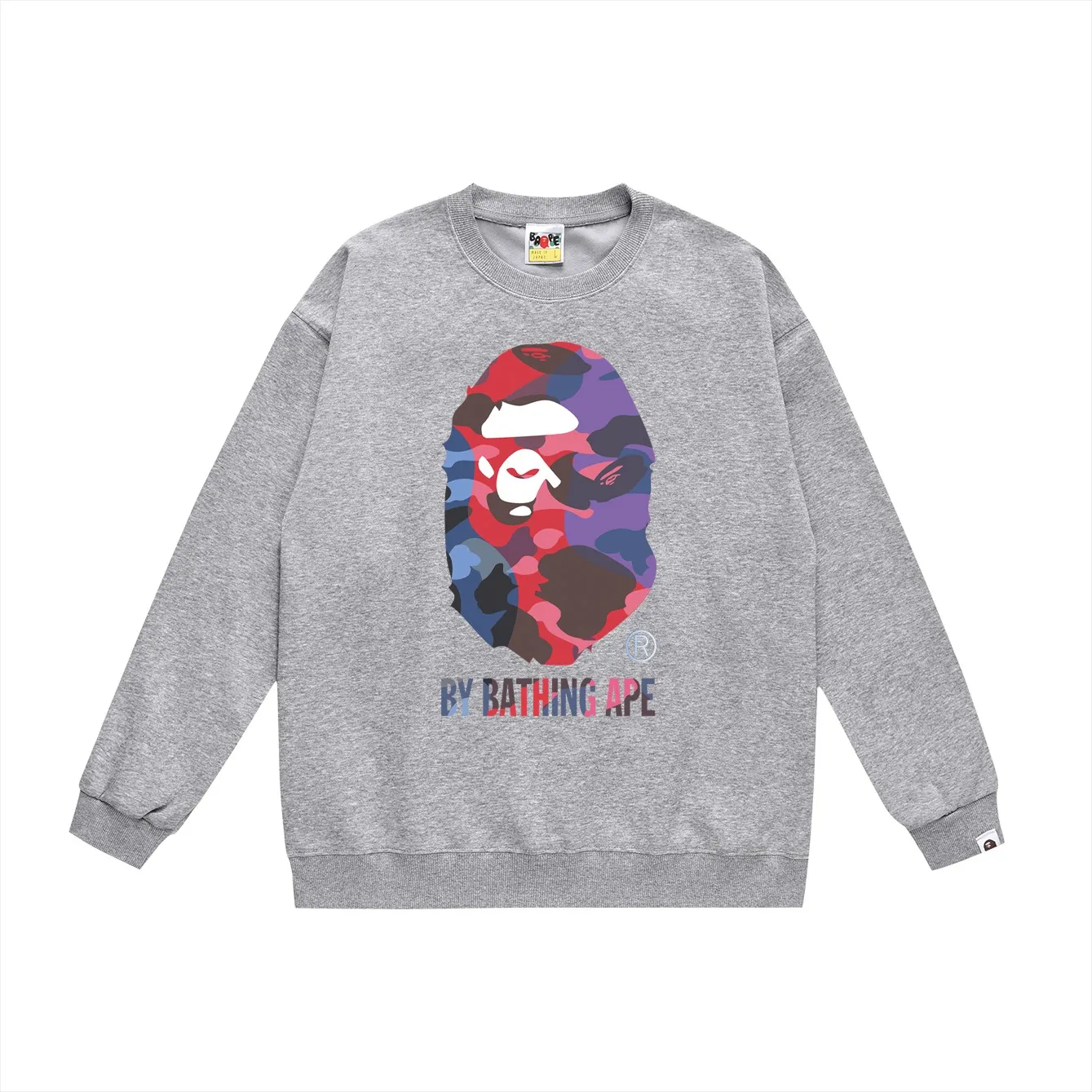 P150 model number SC460# terry 75 plus velvet 80 (top version) BAPE classic ape head letter pattern printed round neck sweatshirt. Made of 350 grams of large terry (drop shoulder large version) fabric. The texture is soft and non-pilling. Imported environmentally friendly printing glue. The pattern is bright and three-dimensional. Quality 💥Same style for men and women. The upper body is trendy. Color: black white gray Size: S M L XL XXL