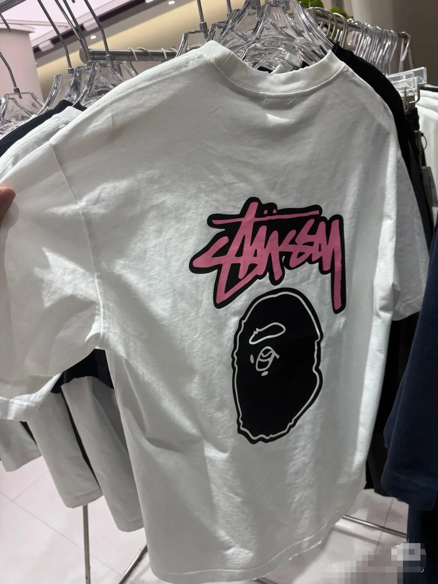 P110 001170 BAPE co-branded stussy Stussy printed short-sleeved T-shirt, same style for men and women, size smlxlxxl, black and white