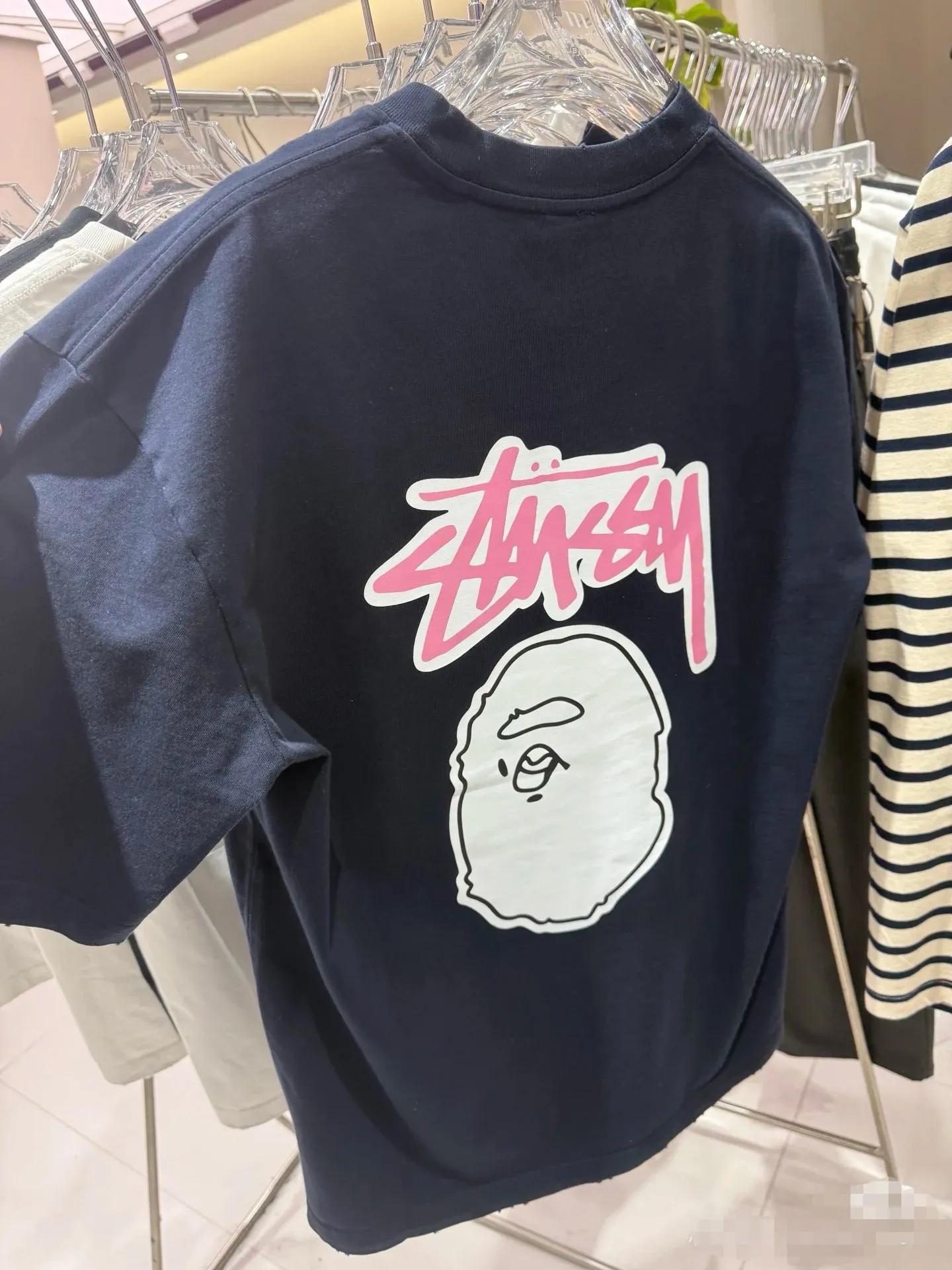 P110 001170 BAPE co-branded stussy Stussy printed short-sleeved T-shirt, same style for men and women, size smlxlxxl, black and white