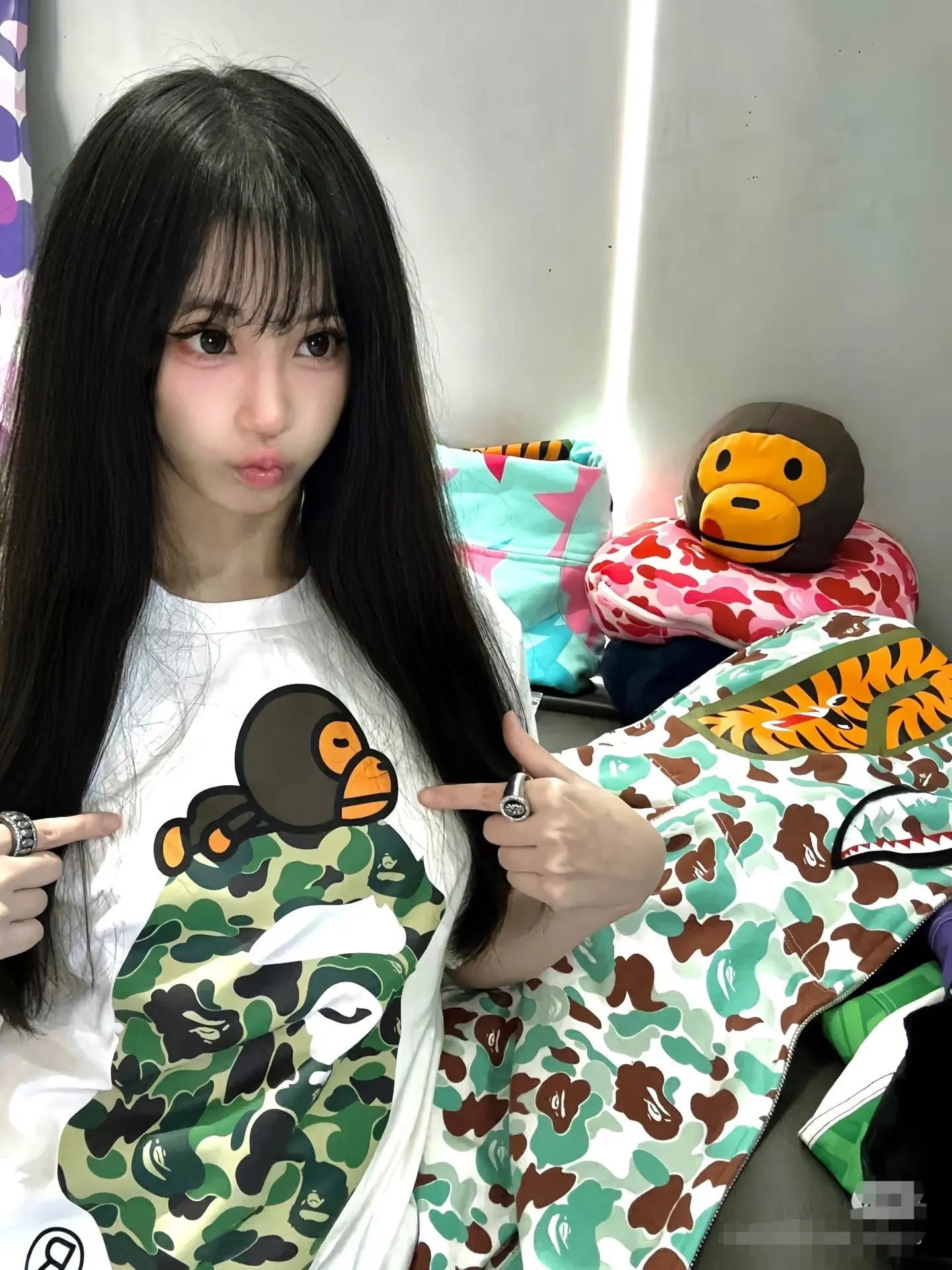 P110 00102 model BAPE SS25 ABC CAMO series ape head orangutan pattern letter print cuff logo camouflage short-sleeved T-shirt same style for men and women code number smlxlxxl white green, black green