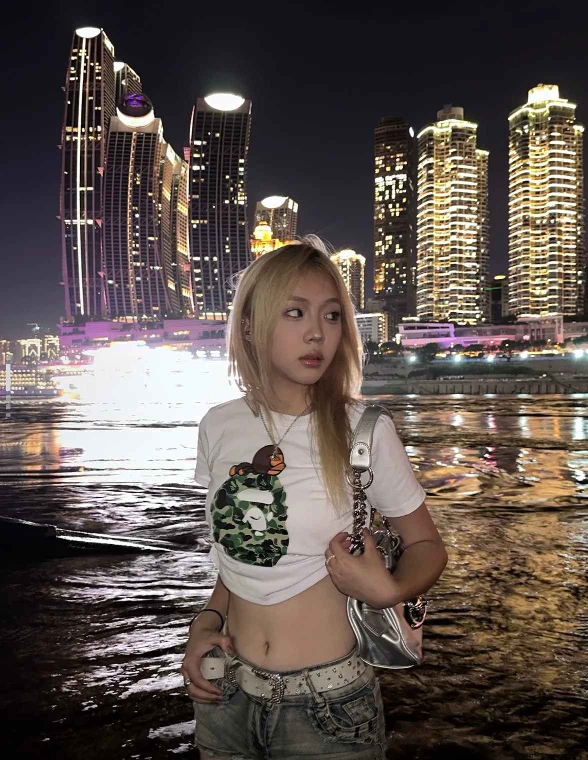P110 00102 model BAPE SS25 ABC CAMO series ape head orangutan pattern letter print cuff logo camouflage short-sleeved T-shirt same style for men and women code number smlxlxxl white green, black green