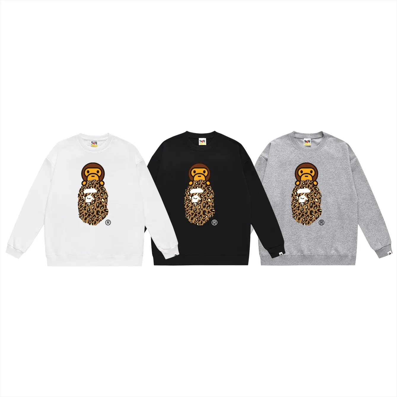 P150 model number SC467# terry 75 plus velvet 80 (top version) BAPE leopard print ape head cartoon BABY MILO printed round neck sweatshirt Made of 350 grams of large terry (drop shoulder large version) fabric, soft texture and no pilling Imported environmentally friendly printing glue The pattern is bright and three-dimensional Quality 💥Same style for men and women The upper body is trendy Color: Black and blue White and blue Gray blue Black and yellow White and yellow Gray and yellow Size: S M L XL XXL