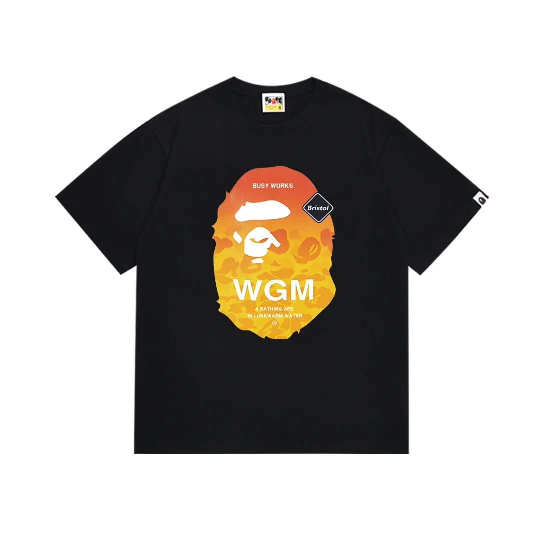 P110 SC009# (top version) BAPE ape head printed short-sleeved T-shirt Japanese trendy brand for men. Made of 260 grams of high-quality high-weave pure cotton fabric. Double yarn combed. The texture is soft and non-pilling. Imported environmentally friendly printing glue. The pattern is bright and three-dimensional. Quality💥Same style for men and women. The upper body is trendy. Color: black and white. Size: S M L XL XXL