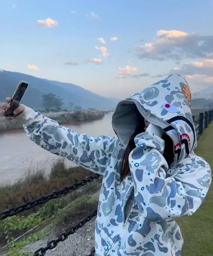 💰440 BAPE SPACE CAMO SHARK 21SS Luminous starry sky camouflage double-headed shark sweatshirt Couple style: S—XXL [Black White]