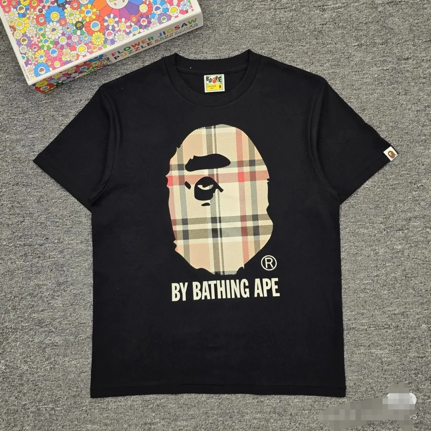 P110 001028 A BATHING APE Bape SS23 ape print round neck pullover short-sleeved T-shirt, same style for men and women, size smlxlxxl, black and white