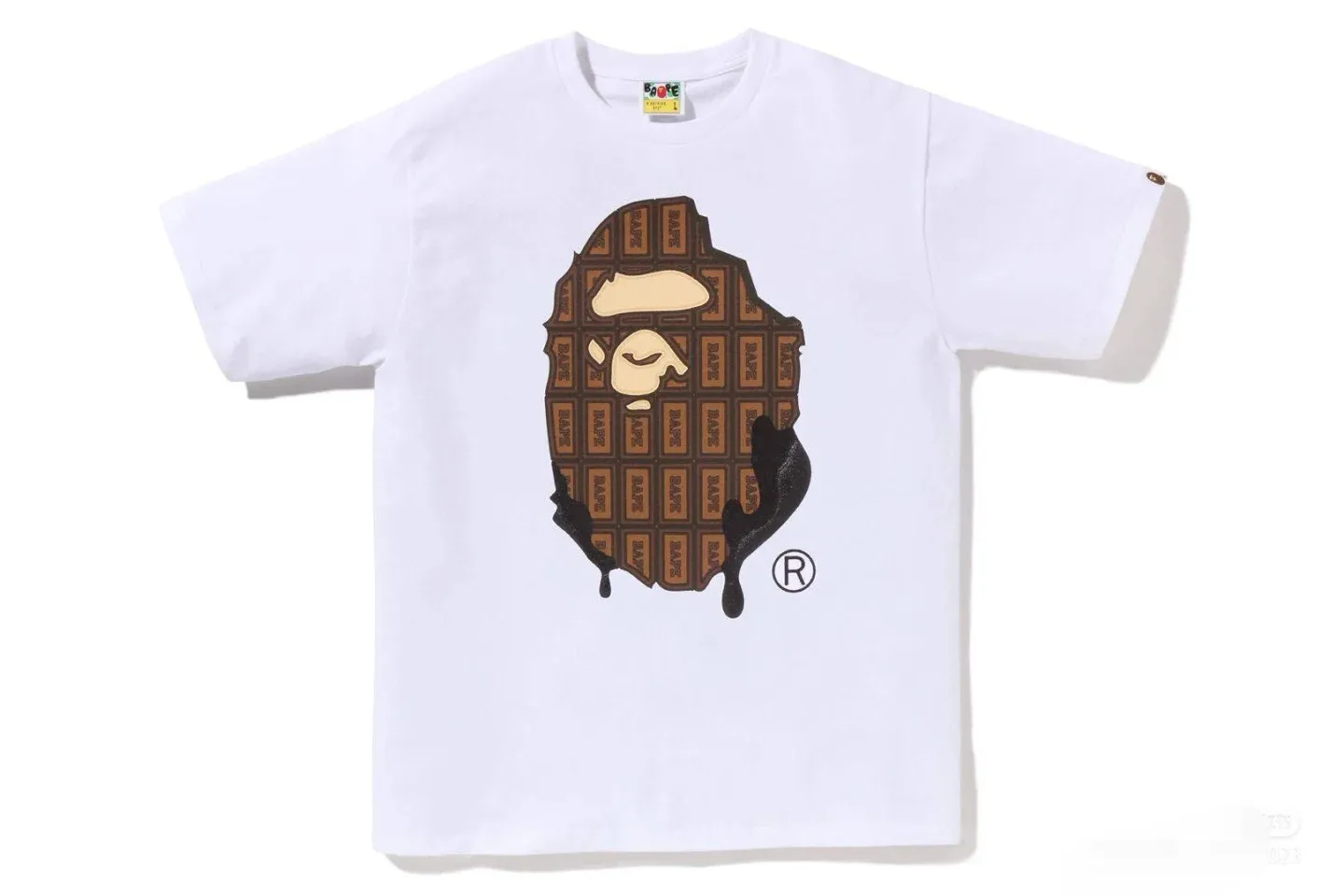 P110 001178 A BATHING APE BAPE SS23 Valentine's Day limited chocolate ape print round neck short-sleeved T-shirt, same style for men and women, size smlxlxxl, black and white