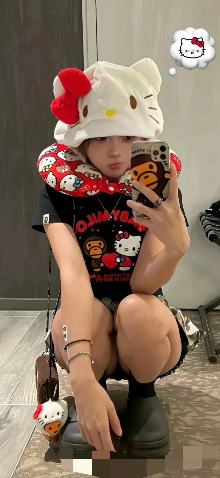 P110 001105 bape x HelloKitty joint printed short-sleeved T-shirt, same style for men and women, size smlxlxxl, black