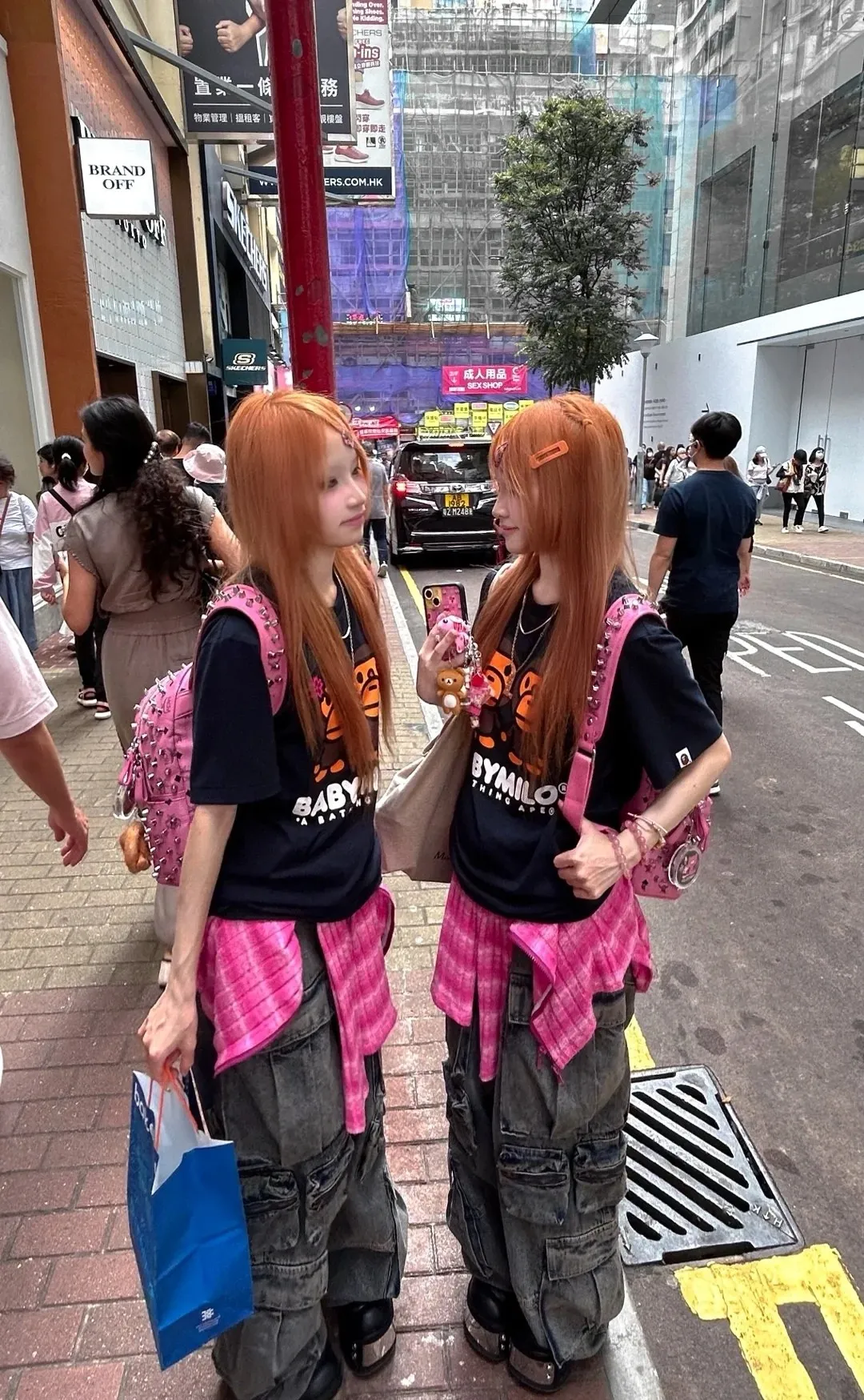 P110 001124 Bape Baby Milo printed short-sleeved T-shirt, same style for men and women, size smlxlxxl, black and white