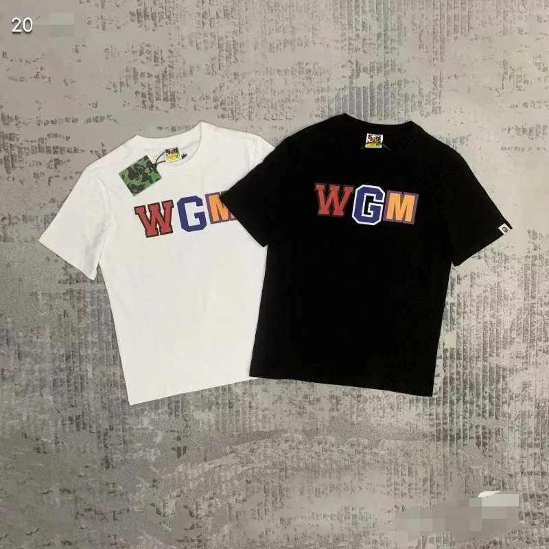 P110 001080 A BATHING APE Bape shark series WGM Big Shark Tee printed short-sleeved T-shirt on the back, same style for men and women, size smlxlxxl, black and white