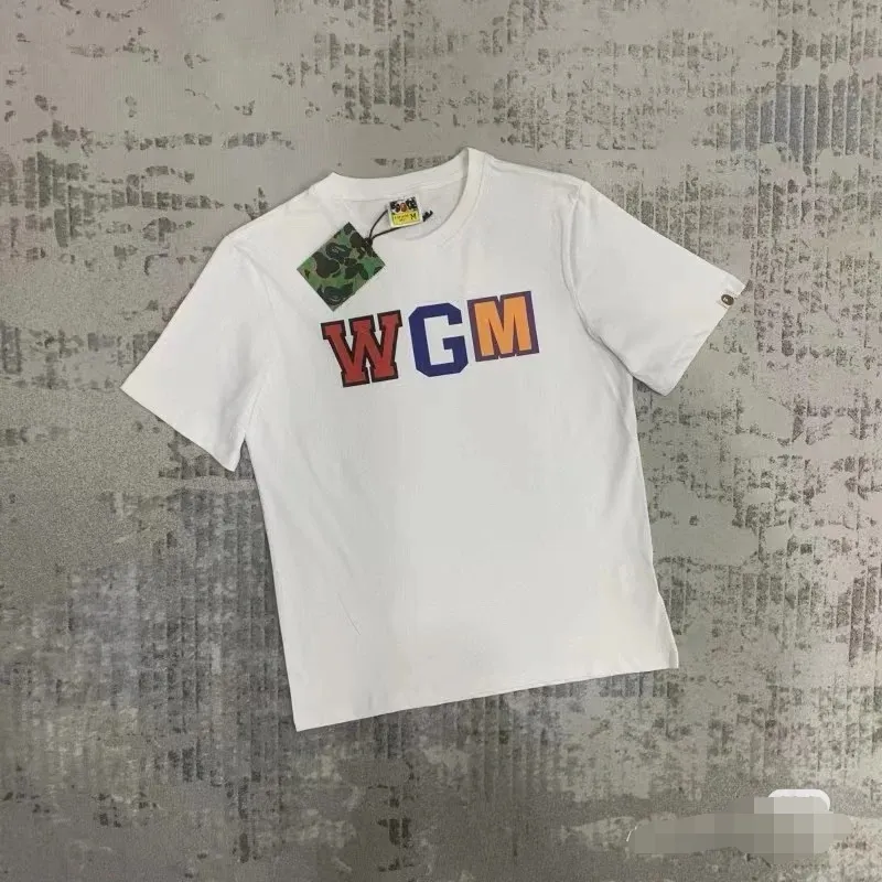 P110 001080 A BATHING APE Bape shark series WGM Big Shark Tee printed short-sleeved T-shirt on the back, same style for men and women, size smlxlxxl, black and white