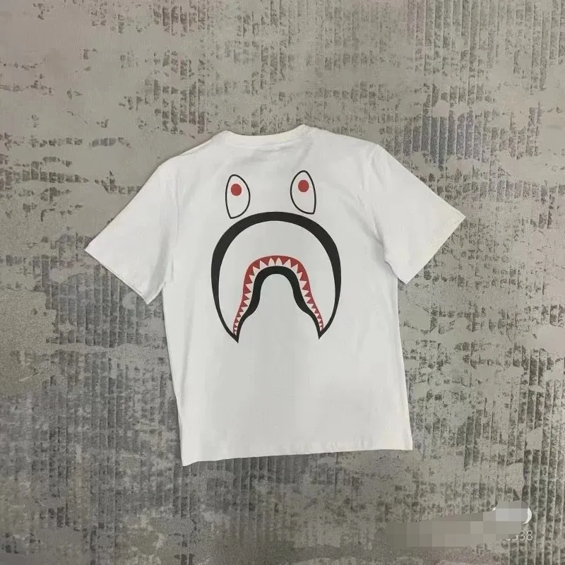 P110 001080 A BATHING APE Bape shark series WGM Big Shark Tee printed short-sleeved T-shirt on the back, same style for men and women, size smlxlxxl, black and white