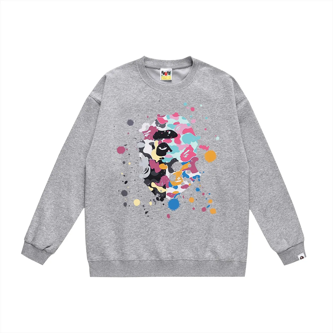 P150 model number SC443# terry 75 plus velvet 80 (top version) BAPE ape-man head splashed ink US limited print loose round neck sweatshirt. Made of 350g large terry (drop shoulder large version) fabric. The texture is soft and non-pilling. Imported environmentally friendly printing glue. The pattern is bright and three-dimensional. Quality 💥Same style for men and women. The upper body is trendy. Color: black white gray Size: S M L XL XXL
