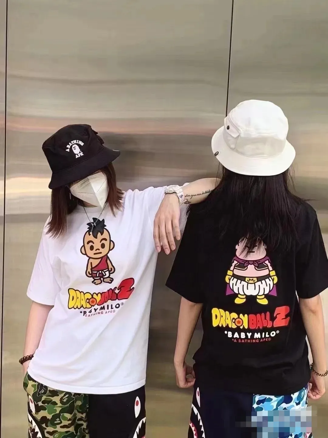 P110 001075 BAPE Ragon Ball cartoon pattern printed short-sleeved T-shirt, same style for men and women, size smlxlxxl, black and white