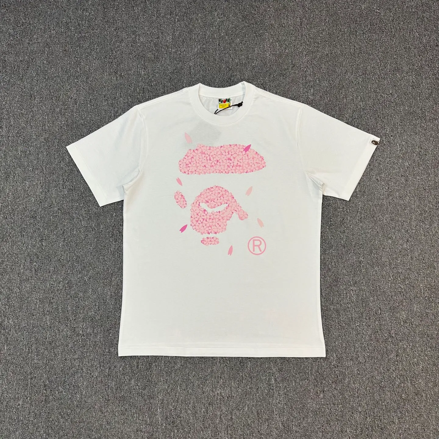 💰140 BAPE SS25sakura cherry blossom series, ape-man cherry blossom pattern logo short-sleeved 280g weight linen cotton fabric, couple model: S-XXL [black white]