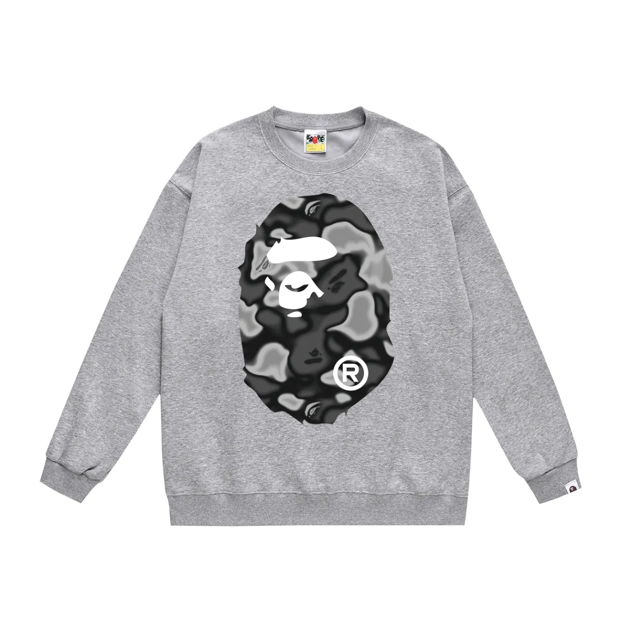 P150 model number SC474# terry 75 plus velvet 80 (top version) BAPE LIQUID CAMO BIG APE big ape head round neck sweatshirt Made of 350g large terry (drop shoulder large version) fabric, soft texture and no pilling Imported environmentally friendly printing glue The pattern is bright and three-dimensional Quality 💥Same style for men and women The upper body is trendy Color: Black and white White and black Gray and black Size: S M L XL XXL