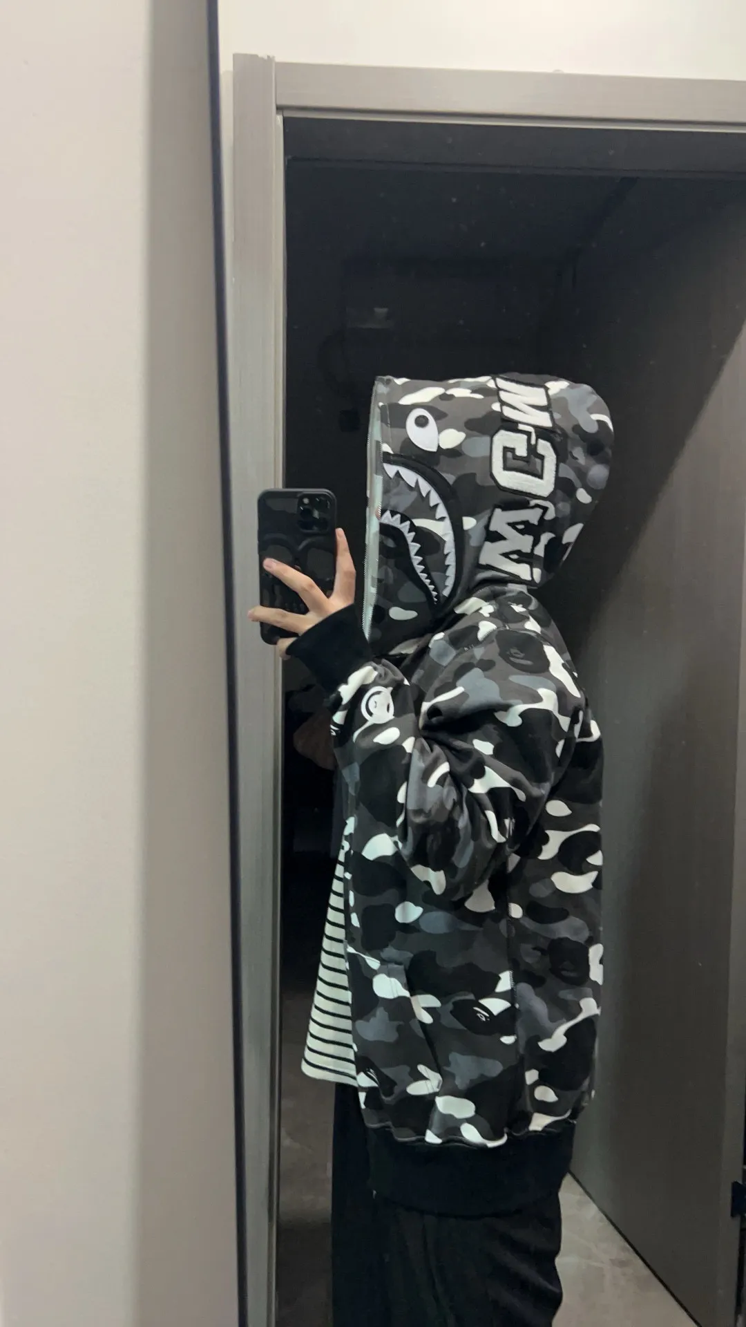 💰420 Bape shark yin and yang luminous camouflage customized fabric machine printed camouflage couple model: S—XXL [black and white]