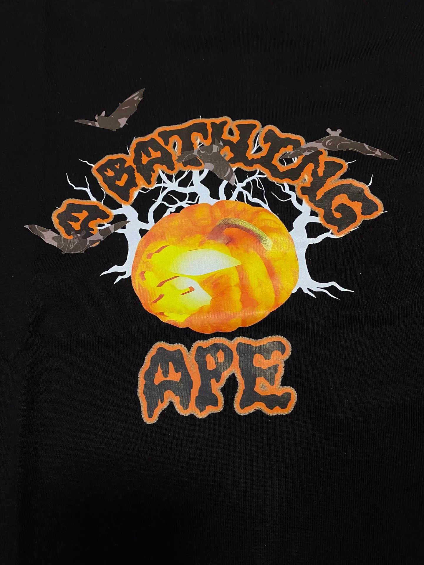 SC112#p110💰 (top version) BAPE Halloween pumpkin letter bat pattern printed short-sleeved T-shirt Made of 260 grams of high-quality high-weave pure cotton fabric, double yarn combed, soft texture and no pilling Imported environmentally friendly printing glue The pattern is bright and three-dimensional Quality💥Same style for men and women The upper body is trendy Color: black white Size: S M L XL XXL
