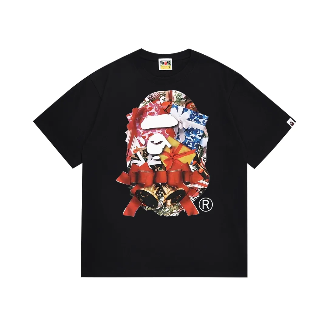 SC113#p110💰 (Top version) BAPE Christmas bell gift box ape head printed short-sleeved T-shirt. Made of 260 grams of high-quality high-weave pure cotton fabric. Double yarn combed. Soft texture and no pilling. Imported environmentally friendly printing glue. Bright and three-dimensional pattern. Quality💥Same style for men and women. The upper body is trendy. Color: black white. Size: S M L XL XXL
