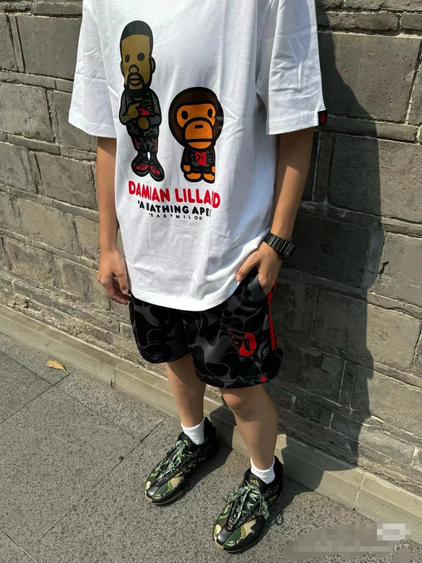 P110 001102 BAPE joint model Dame 9 FW24 Graphic brand logo Lillard cartoon animation short-sleeved T-shirt, same style for men and women, size smlxlxxl, white