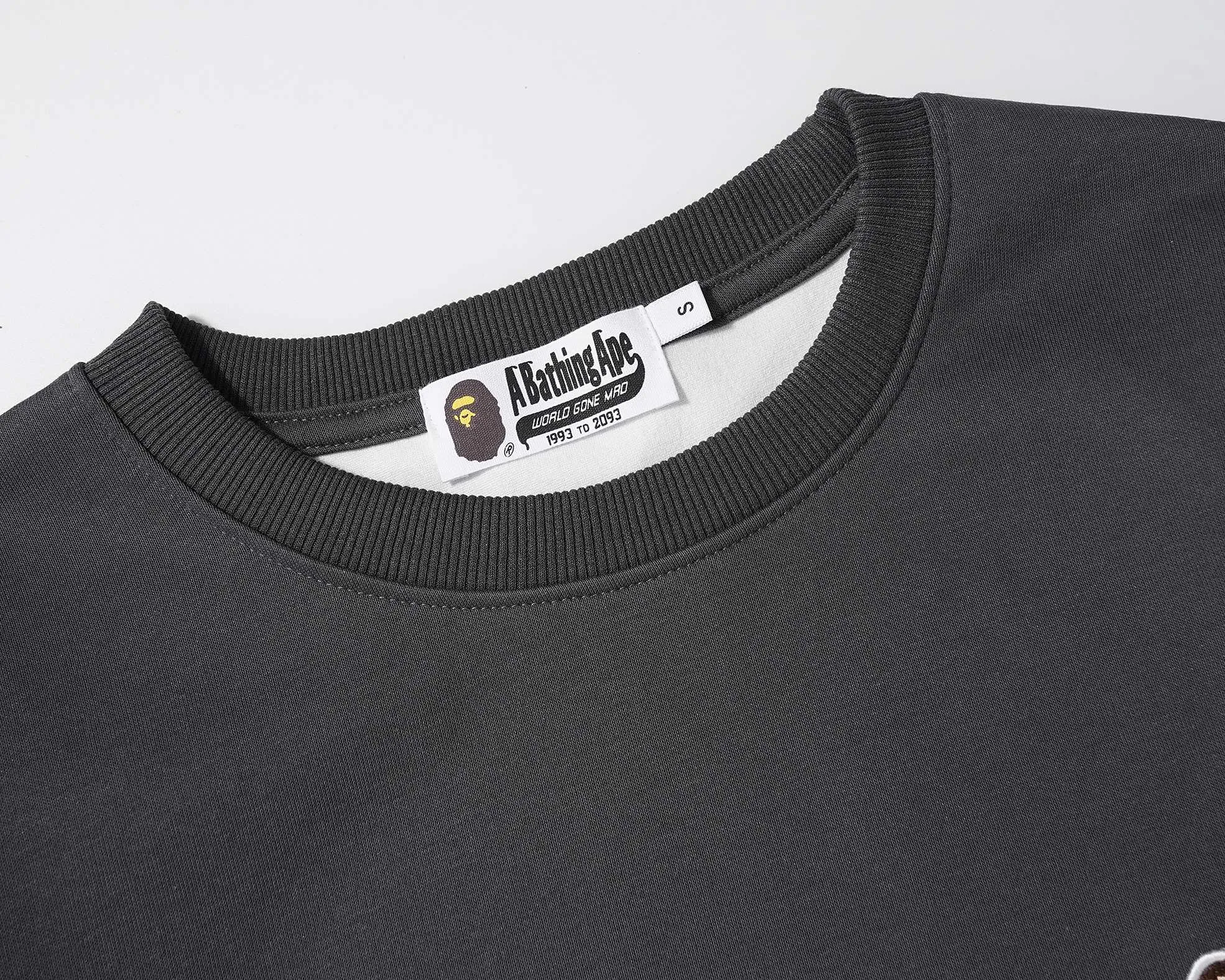 P150 model number: SC-20000# BAPE classic embroidered ape badge color: white black pink bright red apricot olive green yellow sky blue light green purple dark gray dark blue burgundy Klein blue dark green 1.0 white gray 1.5 flower gray coffee color khaki dragon fruit color Size: S M L XL XXL Weight: 330 grams of Chinese cotton composite milk silk