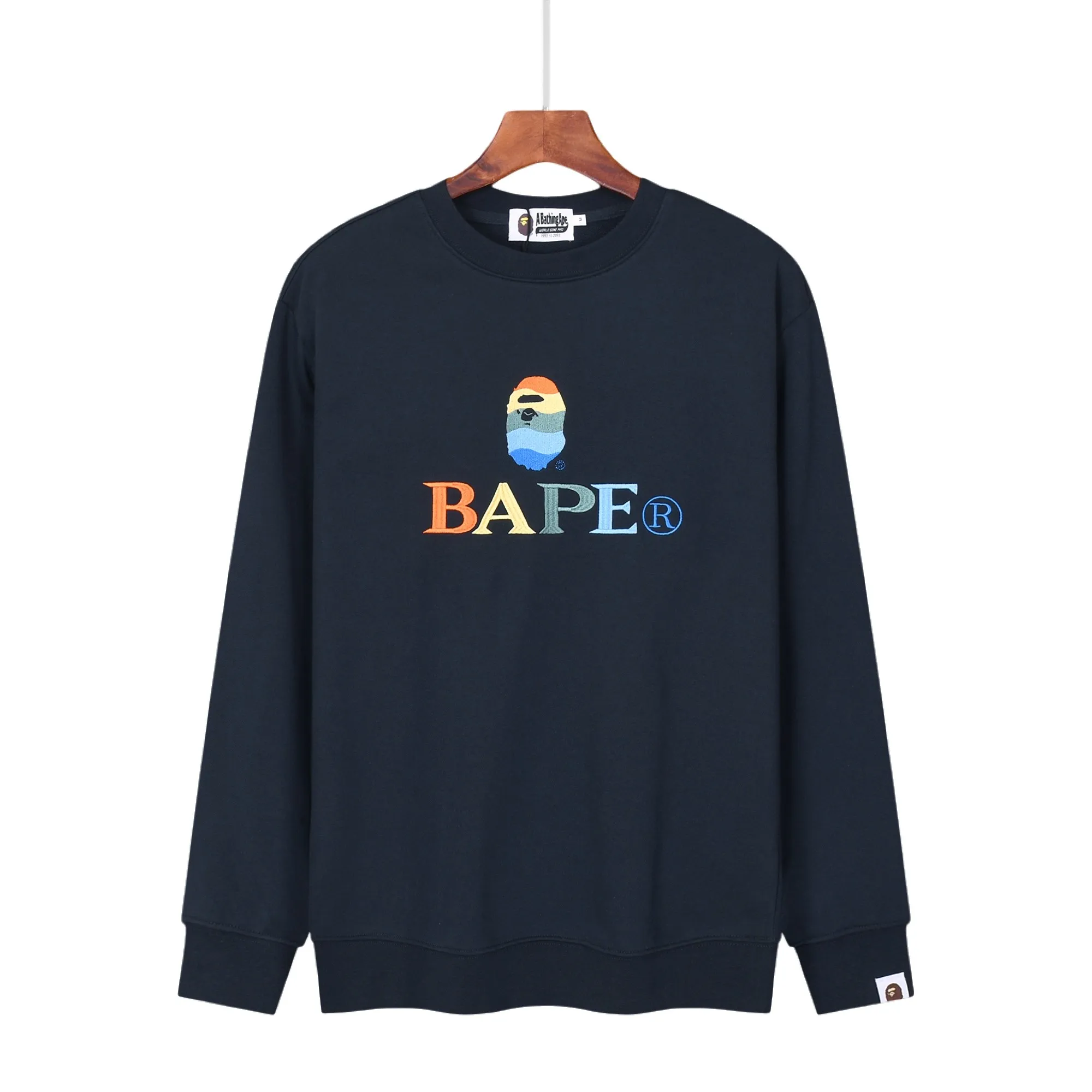 P184 2697#BAPE ape head embroidered round neck sweatshirt Color: black sapphire blue Size: M-XXL Fabric: 350g cotton terry Technology: embroidery