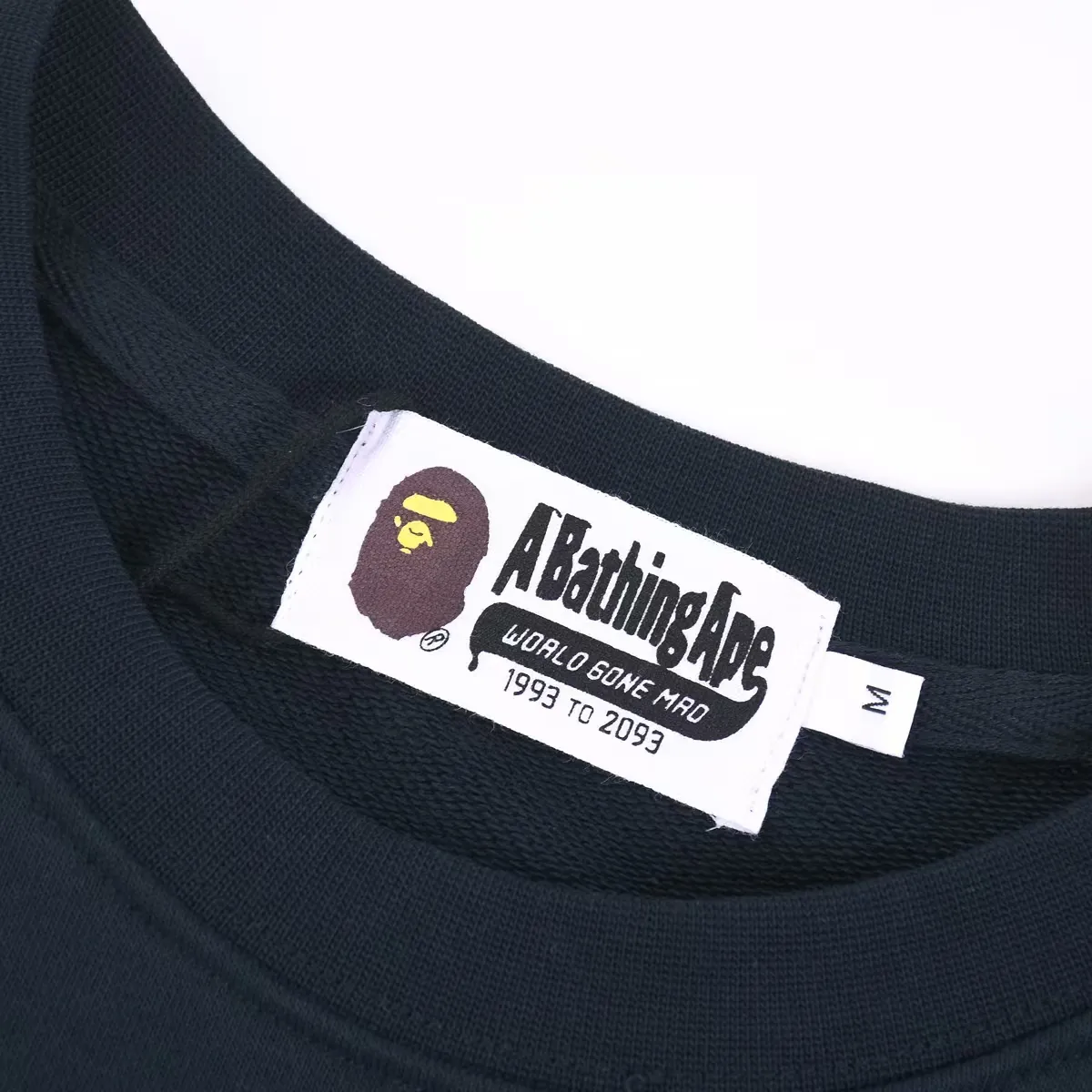 P184 2697#BAPE ape head embroidered round neck sweatshirt Color: black sapphire blue Size: M-XXL Fabric: 350g cotton terry Technology: embroidery