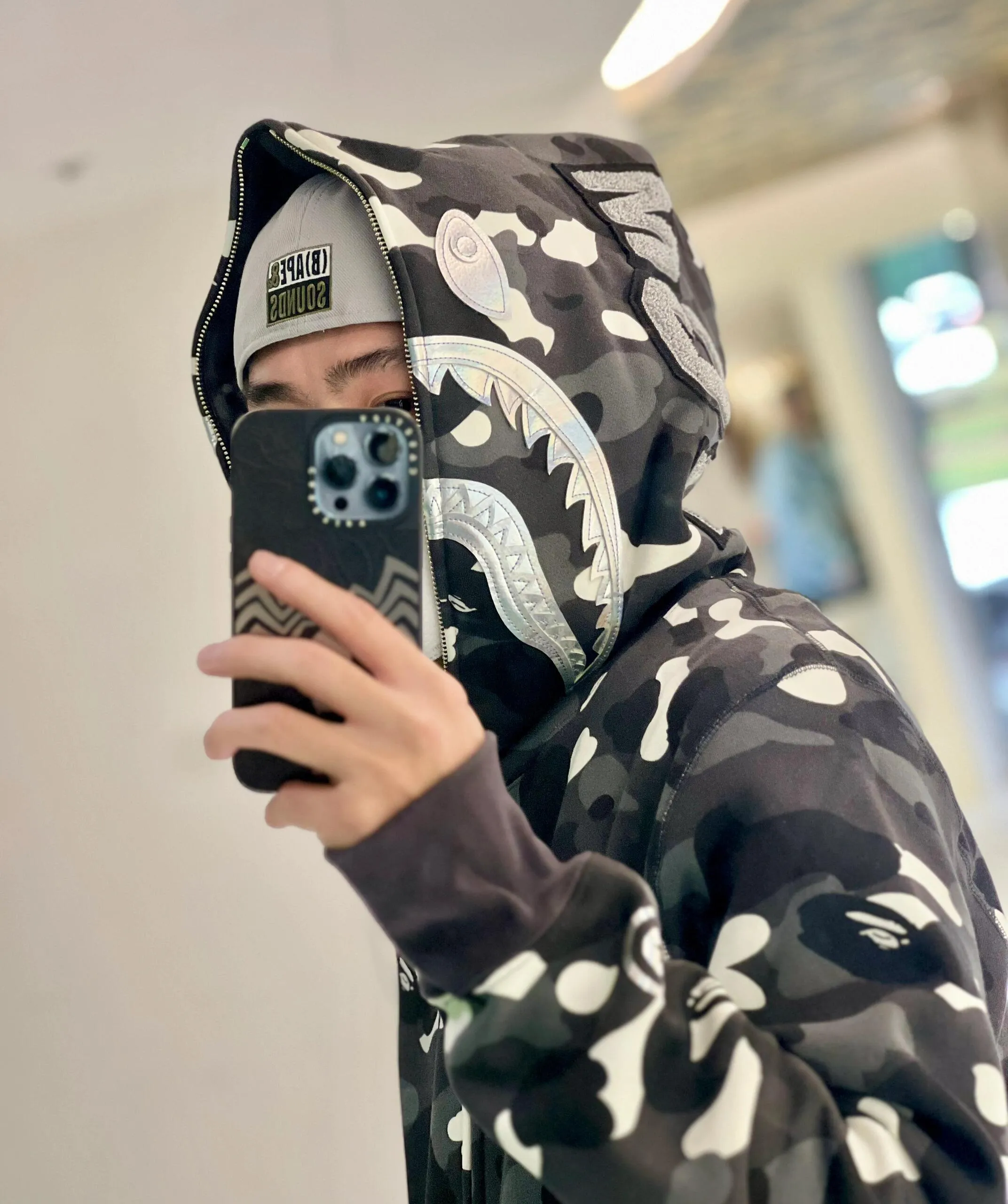 💰410 BAPE CITY CAMO SHARK HOODIE Glow-in-the-dark camouflage laser shark hooded zipper sweatshirt Machine-printed camouflage Top-quality fabric High-end 1:1 replica Customized fabric Couple style: S—XXL [Silver Gray Black]