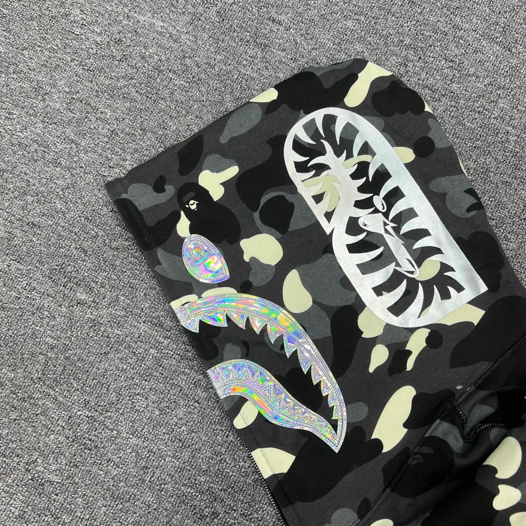 💰410 BAPE CITY CAMO SHARK HOODIE Glow-in-the-dark camouflage laser shark hooded zipper sweatshirt Machine-printed camouflage Top-quality fabric High-end 1:1 replica Customized fabric Couple style: S—XXL [Silver Gray Black]