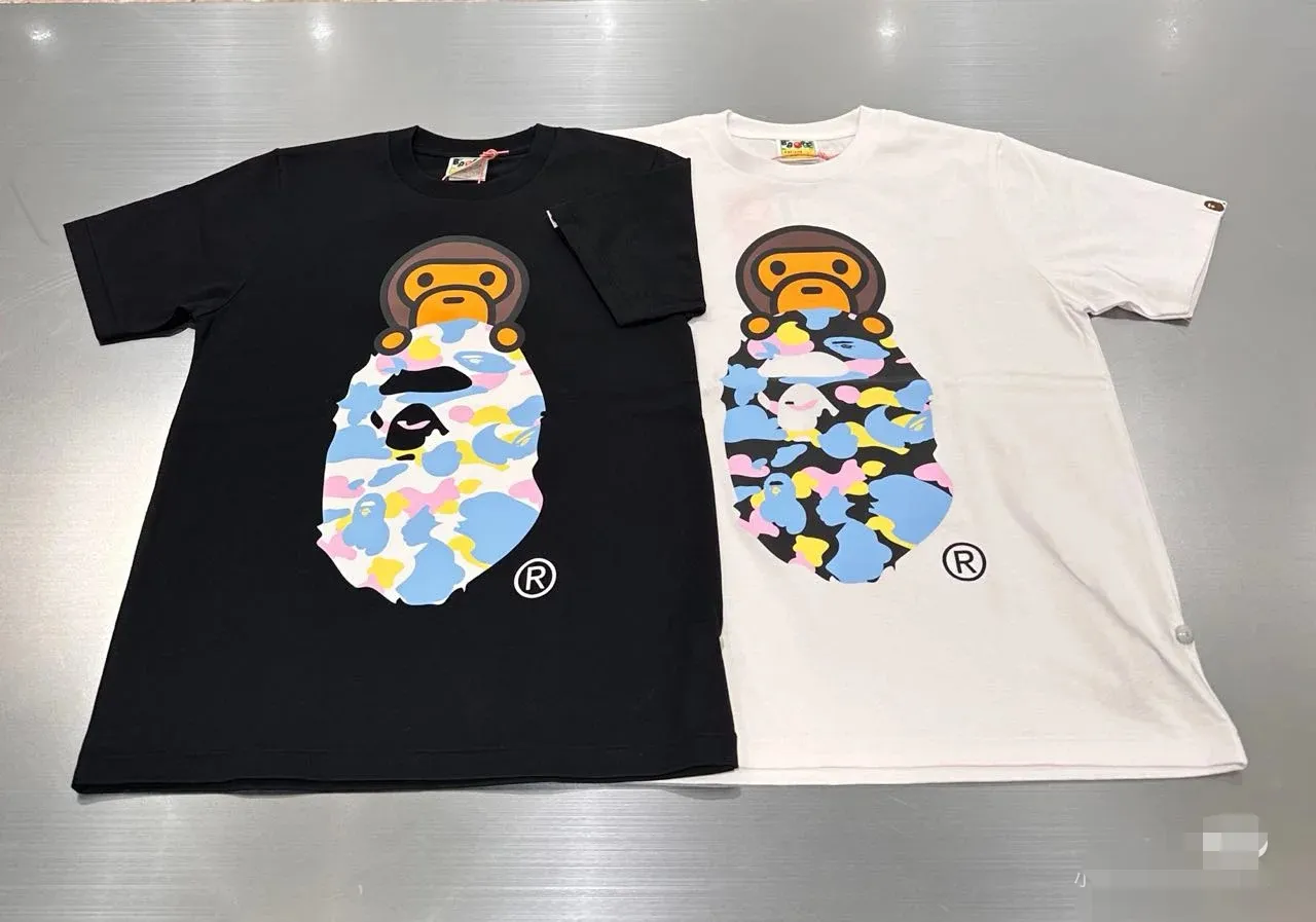 P110 001159 BAPE cartoon print round neck short-sleeved T-shirt, same style for men and women, size smlxlxxl, black and white