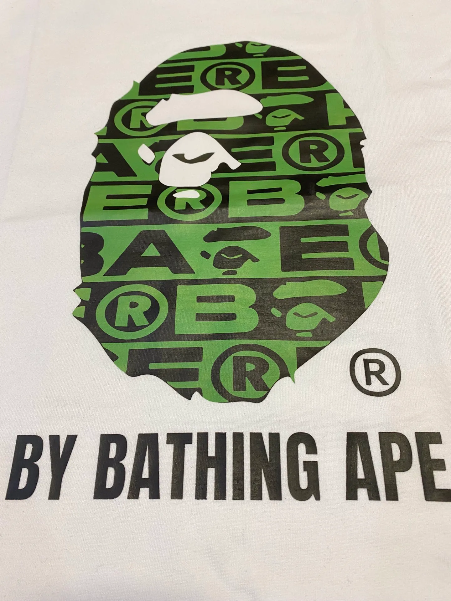 SC120#p110💰 (top version) BAPE camouflage ape head letter printed short-sleeved T-shirt Made of 260 grams of high-quality high-weave pure cotton fabric, double yarn combed, soft texture and no pilling Imported environmentally friendly printing glue, bright and three-dimensional pattern, quality 💥Same style for men and women, the upper body is trendy Color: black red white blue white green Size: S M L XL XXL