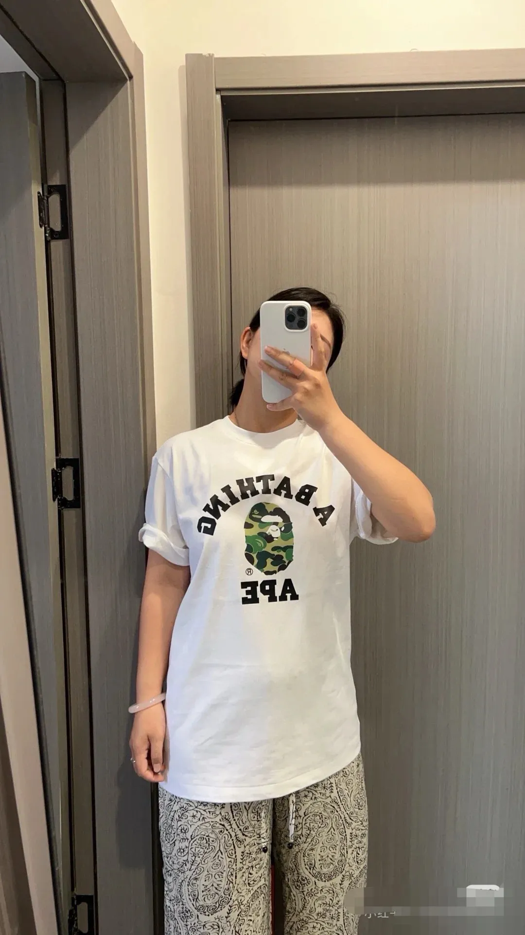 P110 00117 A BATHING APE BAPE SS23 camouflage ape head letter print casual short-sleeved T-shirt, same style for men and women, size smlxlxxl, black and green camouflage, black and yellow camouflage, white and green camouflage, white and yellow camouflage