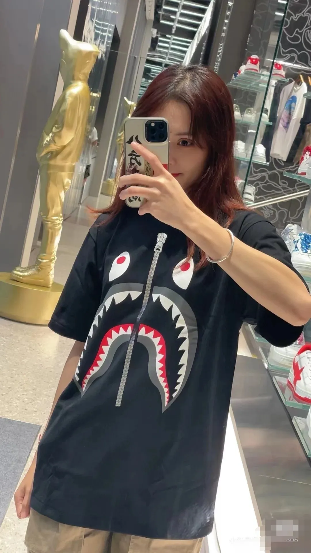 P110 001038 bape shark mouth print short-sleeved T-shirt, same style for men and women, size smlxlxxl, black and white