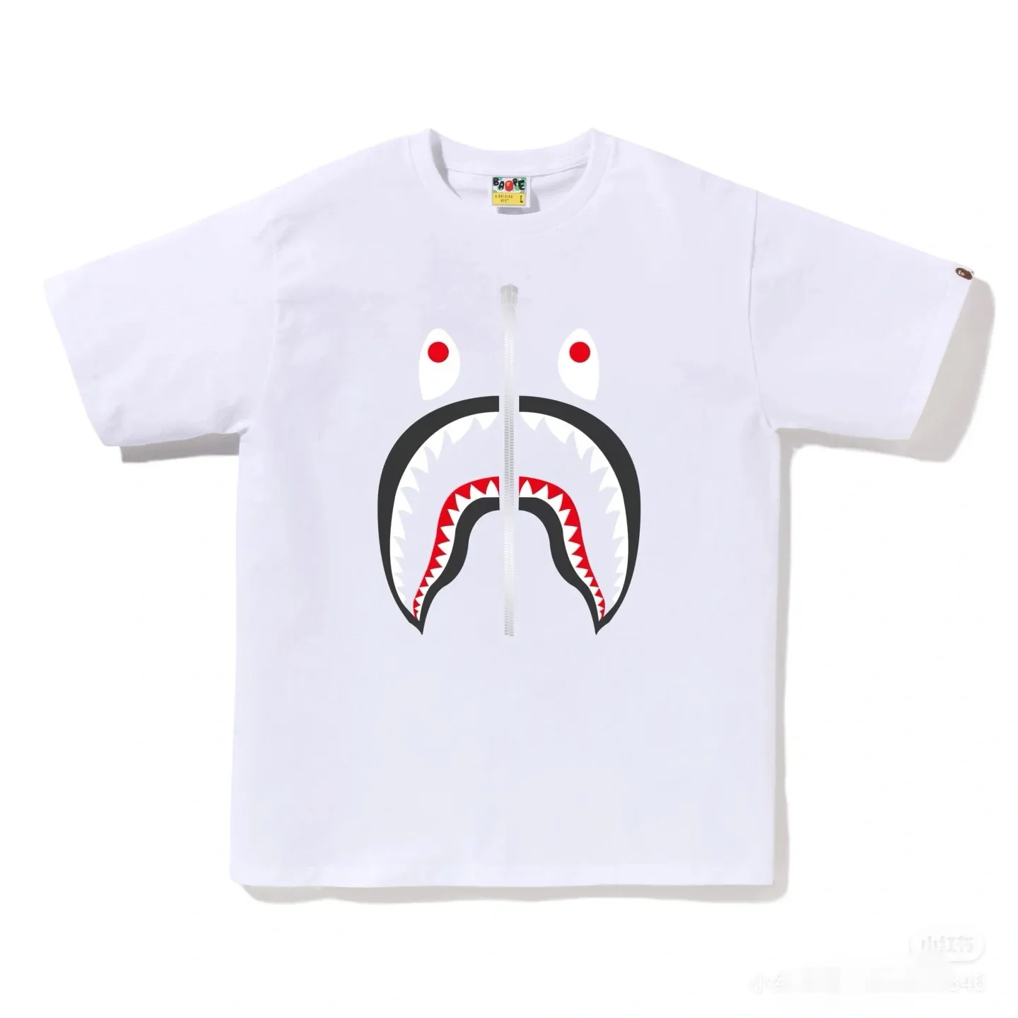P110 001038 bape shark mouth print short-sleeved T-shirt, same style for men and women, size smlxlxxl, black and white