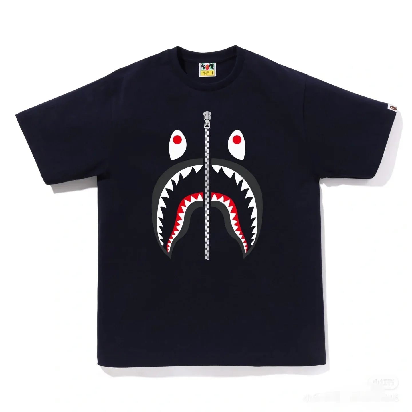 P110 001038 bape shark mouth print short-sleeved T-shirt, same style for men and women, size smlxlxxl, black and white